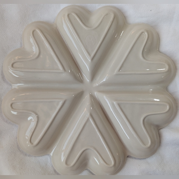 Metropolitan Museum Of Art Ceramic Hearts Shortbread Cookie Mold Discontinued - Picture 3 of 7